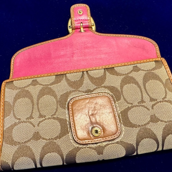Coach Wallet - Picture 3 of 4